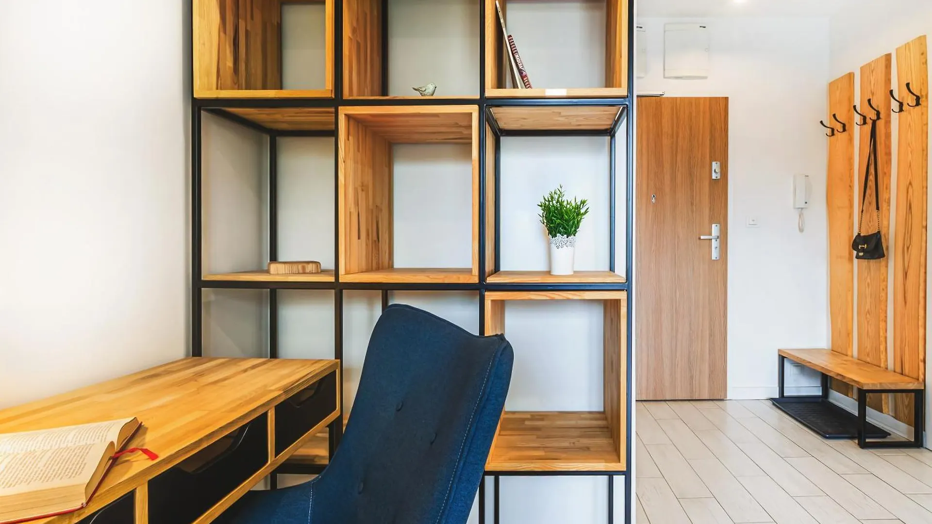 Apartament Parking & Balkon Вроцлав 0*,  Польша